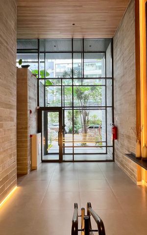 Apartamento à venda com 195m², 4 quartos e 3 vagas Apartamento à venda com 195m², 4 quartos e 3 vagasHall de entrada