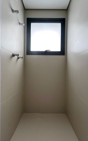 Apartamento à venda com 195m², 4 quartos e 3 vagas Apartamento à venda com 195m², 4 quartos e 3 vagasBanheiro da Suíte 2