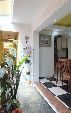 Casa à venda com 275m², 3 quartos e 2 vagaslateral da salalateral da sala