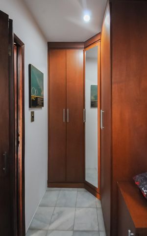 Casa à venda com 275m², 3 quartos e 2 vagasBanheiro da Suíte 2 e closet