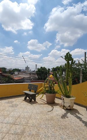 Casa à venda com 275m², 3 quartos e 2 vagasquintal - frente