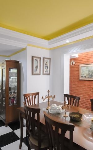 Casa à venda com 275m², 3 quartos e 2 vagasSala