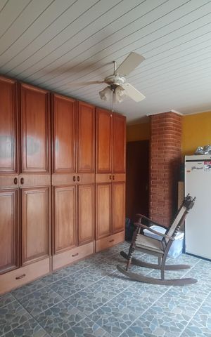 Casa à venda com 275m², 3 quartos e 2 vagasEdícula - sala