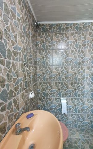 Casa à venda com 275m², 3 quartos e 2 vagasEdícula - banheiro