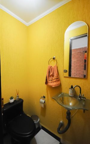Casa à venda com 275m², 3 quartos e 2 vagasLavabo
