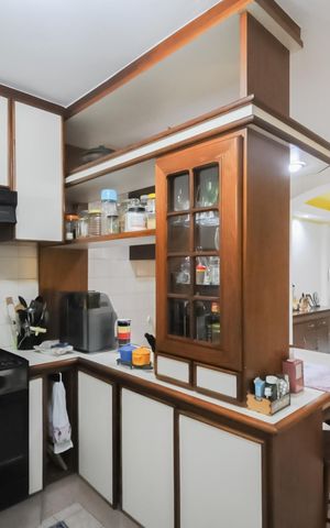 Casa à venda com 275m², 3 quartos e 2 vagasCozinha - Armários