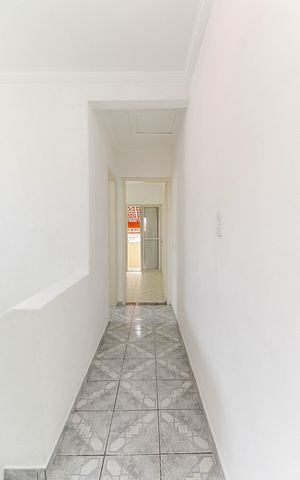 Casa para alugar com 150m², 2 quartos e 2 vagasCorredor