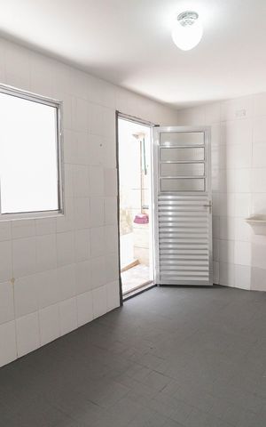 Casa para alugar com 150m², 2 quartos e 2 vagasÁrea de Serviço