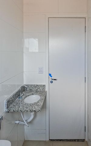 Apartamento à venda com 37m², 2 quartos e sem vaga Apartamento à venda com 37m², 2 quartos e sem vagaBanheiro Social