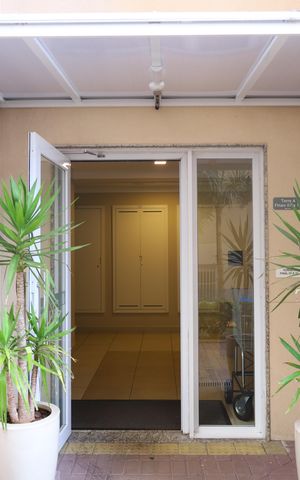 Apartamento para alugar com 36m², 2 quartos e sem vagaÁrea comum - Entrada do prédio