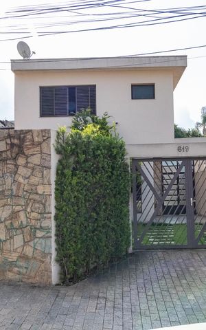 Casa à venda com 400m², 4 quartos e 5 vagasFachada