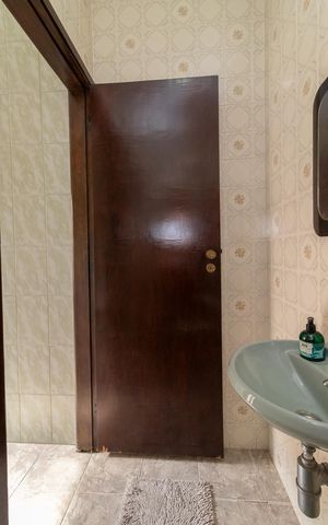 Casa à venda com 400m², 4 quartos e 5 vagasLavabo 1