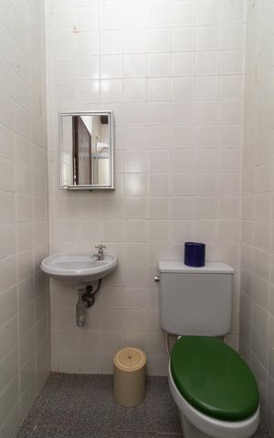 Casa à venda com 400m², 4 quartos e 5 vagasBanheiro 2