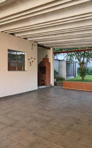Casa à venda com 400m², 4 quartos e 5 vagasQuintal