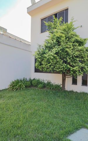 Casa à venda com 400m², 4 quartos e 5 vagasFachada