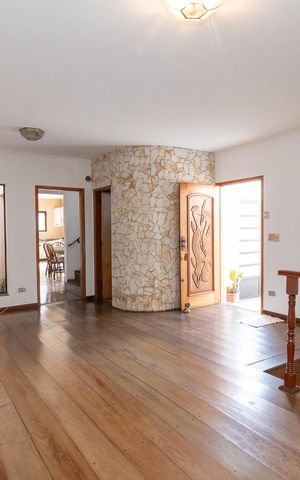 Casa à venda com 400m², 4 quartos e 5 vagasSala
