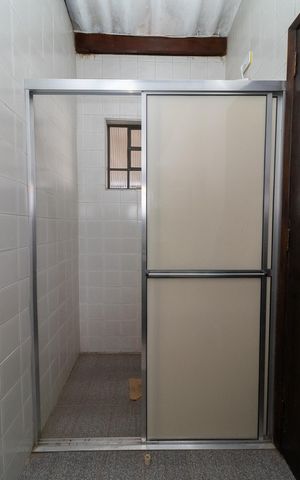 Casa à venda com 400m², 4 quartos e 5 vagasBanheiro 2