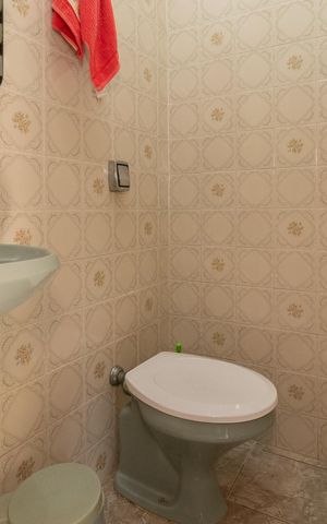 Casa à venda com 400m², 4 quartos e 5 vagasLavabo 1
