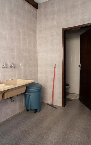 Casa à venda com 400m², 4 quartos e 5 vagasÁrea de Serviço 2