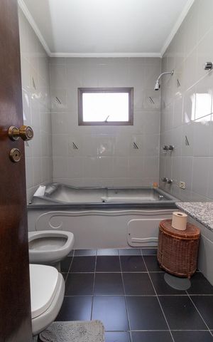 Casa à venda com 400m², 4 quartos e 5 vagasBanheiro da Suíte