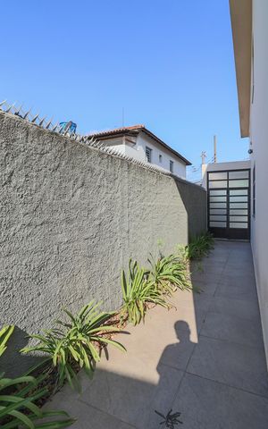 Casa à venda com 400m², 4 quartos e 5 vagasCorredor Externo