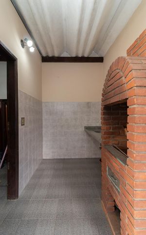 Casa à venda com 400m², 4 quartos e 5 vagasChurrasqueira