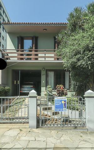 Casa à venda com 250m², 3 quartos e 1 vagaFachada