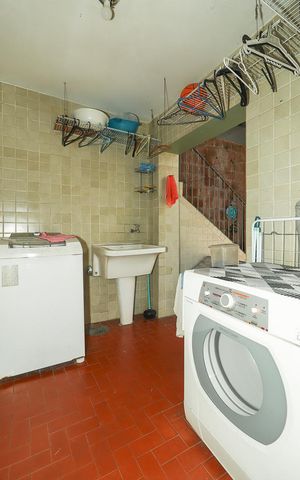 Casa à venda com 250m², 3 quartos e 1 vagaÁrea de Serviço