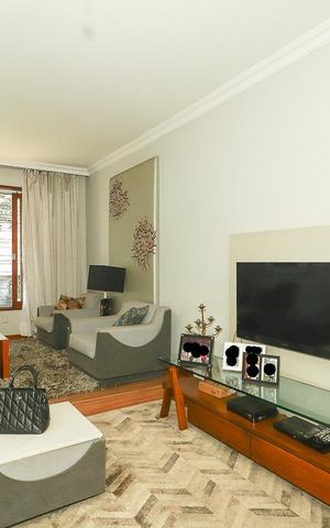 Casa à venda com 250m², 3 quartos e 1 vagaSala