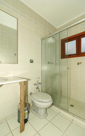 Casa à venda com 250m², 3 quartos e 1 vagaBanheiro