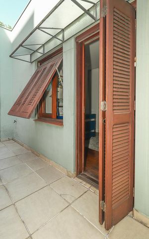 Casa à venda com 250m², 3 quartos e 1 vagaVaranda suite