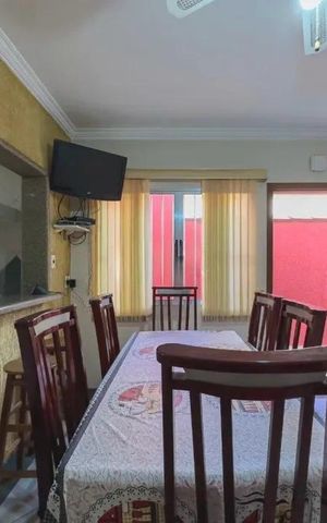 Casa à venda com 263m², 3 quartos e 3 vagas Casa à venda com 263m², 3 quartos e 3 vagasSala de Jantar