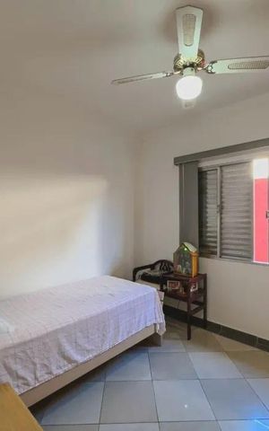 Casa à venda com 263m², 3 quartos e 3 vagas Casa à venda com 263m², 3 quartos e 3 vagasQuarto