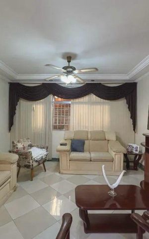Casa à venda com 263m², 3 quartos e 3 vagas Casa à venda com 263m², 3 quartos e 3 vagasSala