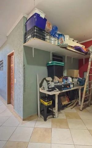 Casa à venda com 263m², 3 quartos e 3 vagas Casa à venda com 263m², 3 quartos e 3 vagasQuintal