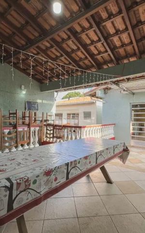 Casa à venda com 263m², 3 quartos e 3 vagas Casa à venda com 263m², 3 quartos e 3 vagasChurrasqueira