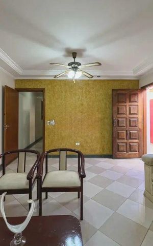 Casa à venda com 263m², 3 quartos e 3 vagas Casa à venda com 263m², 3 quartos e 3 vagasSala