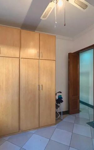 Casa à venda com 263m², 3 quartos e 3 vagas Casa à venda com 263m², 3 quartos e 3 vagasQuarto