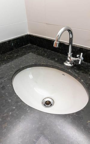 Apartamento à venda com 43m², 2 quartos e sem vaga Apartamento à venda com 43m², 2 quartos e sem vagaBanheiro