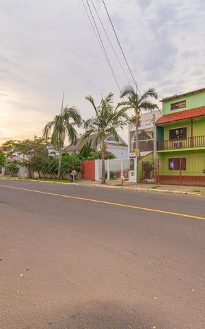 Casa à venda com 250m², 3 quartos e 4 vagas Casa à venda com 250m², 3 quartos e 4 vagasFachada/Vista da Rua