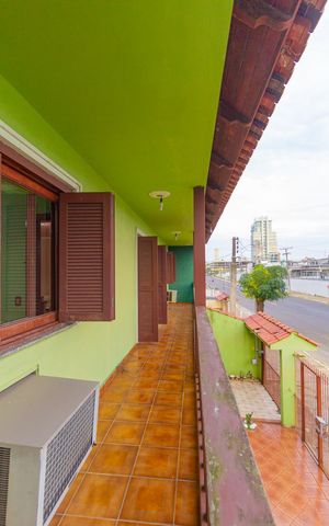 Casa à venda com 250m², 3 quartos e 4 vagas Casa à venda com 250m², 3 quartos e 4 vagasVaranda da Sala 3
