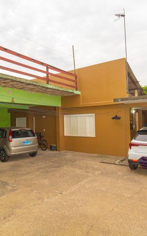 Casa à venda com 250m², 3 quartos e 4 vagas Casa à venda com 250m², 3 quartos e 4 vagasGaragem