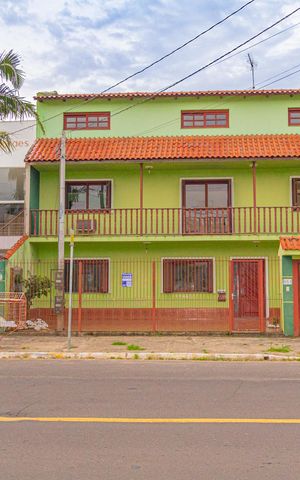 Casa à venda com 250m², 3 quartos e 4 vagas Casa à venda com 250m², 3 quartos e 4 vagasFachada e Placa