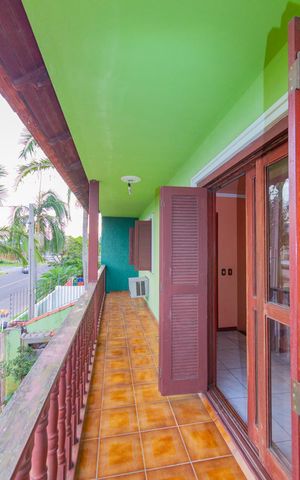 Casa à venda com 250m², 3 quartos e 4 vagas Casa à venda com 250m², 3 quartos e 4 vagasVaranda da Sala 3