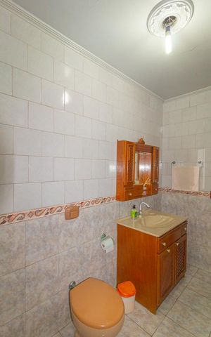 Casa à venda com 250m², 3 quartos e 4 vagas Casa à venda com 250m², 3 quartos e 4 vagasBanheiro da Suíte 1