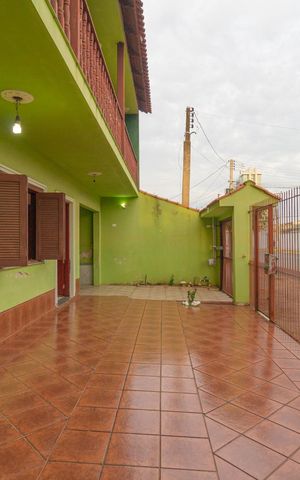 Casa à venda com 250m², 3 quartos e 4 vagas Casa à venda com 250m², 3 quartos e 4 vagasEntrada