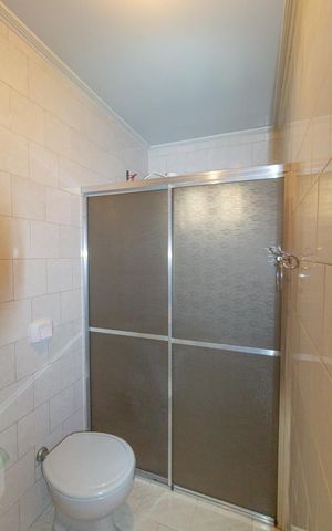 Casa à venda com 250m², 3 quartos e 4 vagas Casa à venda com 250m², 3 quartos e 4 vagasBanheiro Suíte 2