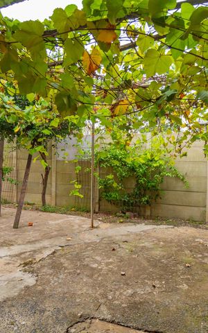 Casa à venda com 250m², 3 quartos e 4 vagas Casa à venda com 250m², 3 quartos e 4 vagasQuintal