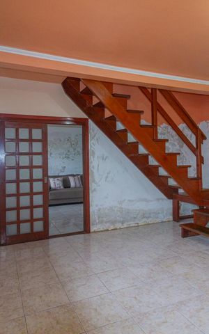 Casa à venda com 250m², 3 quartos e 4 vagas Casa à venda com 250m², 3 quartos e 4 vagasSala 1