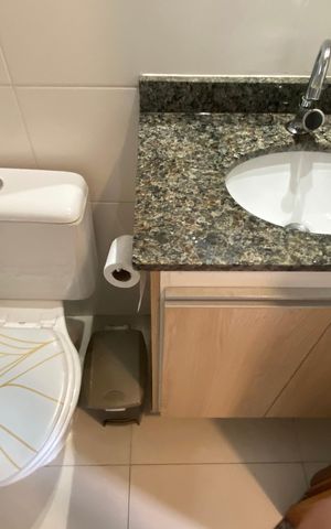 Apartamento para alugar com 100m², 2 quartos e 2 vagas Apartamento para alugar com 100m², 2 quartos e 2 vagasBanheiro